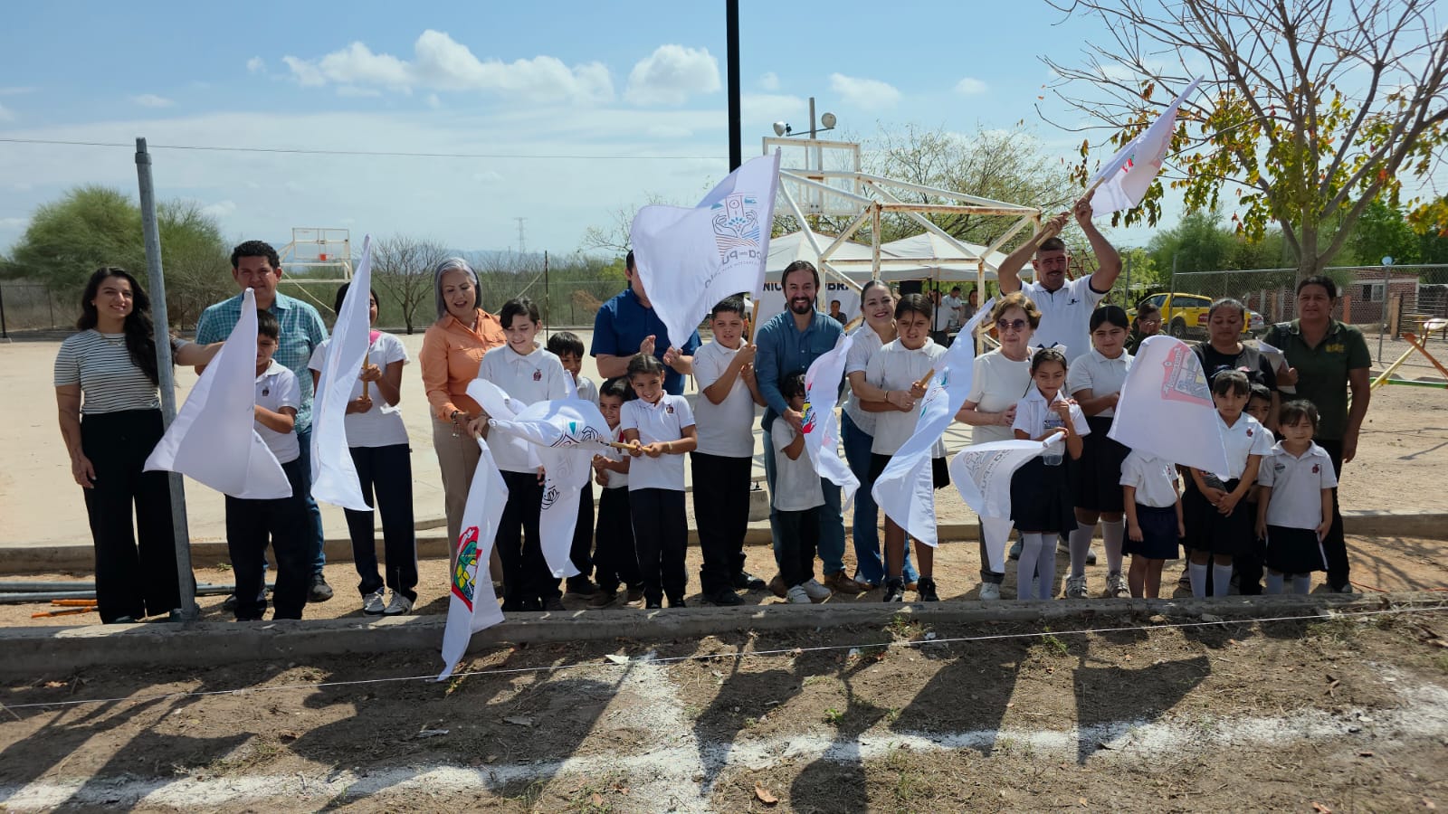 Banderazo de obra en El Guayacán.