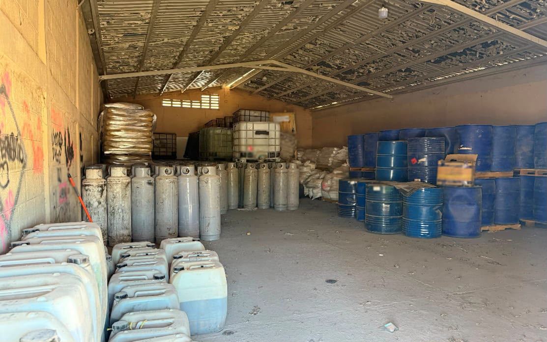 Bodega donde se realizó el operativo de decomiso de metanfetamina.