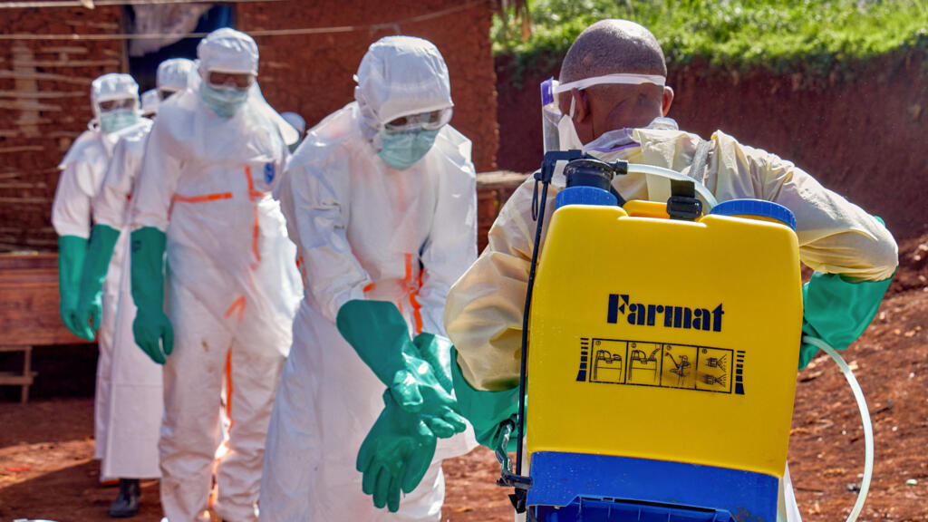 Asciende a más de mil el número de casos confirmados de ébola en el Congo; registran 254 muertes