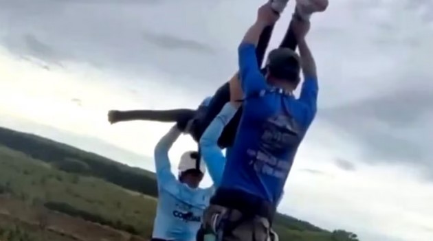 Tragedia en Brasil: joven muere tras ser arrojada de salto en bungee sin cuerda de seguridad