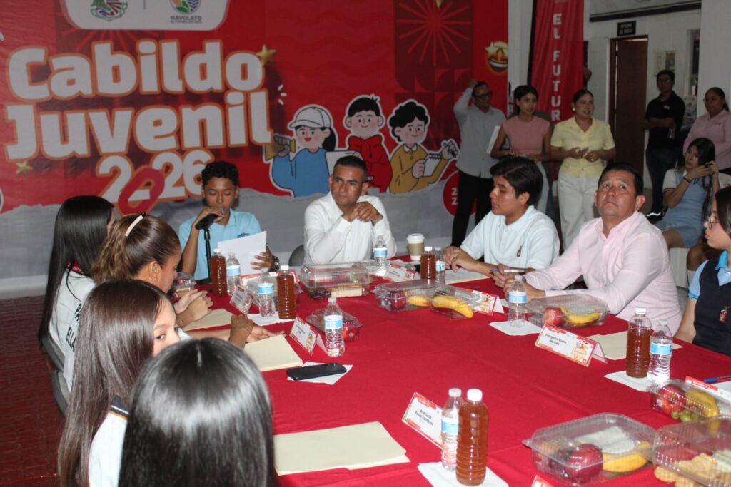 Cabildo Juvenil 2026 realizado en el Ayuntamiento de Navolato.
