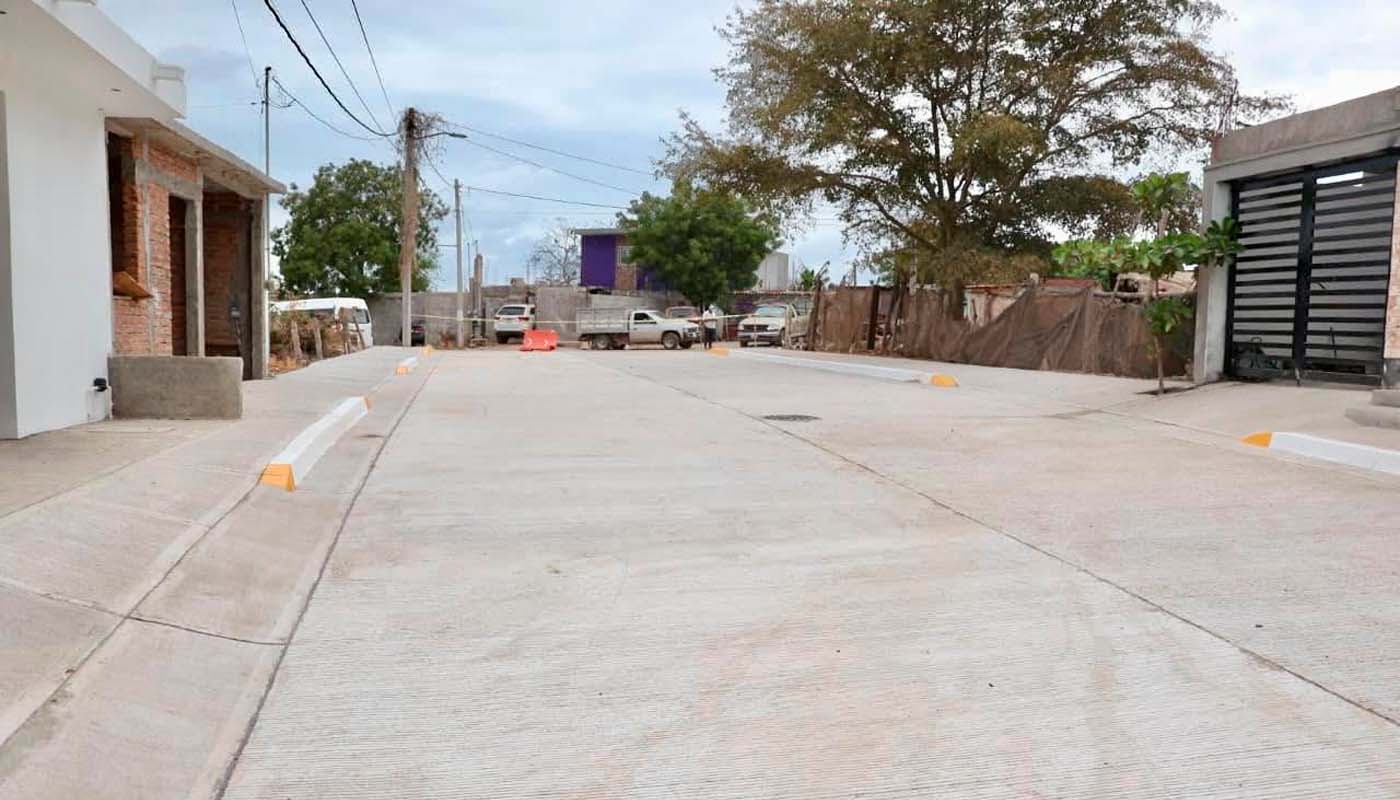 Calle pavimentada en Mazatlán