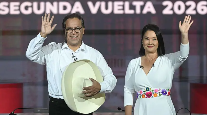 Elecciones en Perú: Menos de 40 mil votos separan a Sánchez y Fujimori