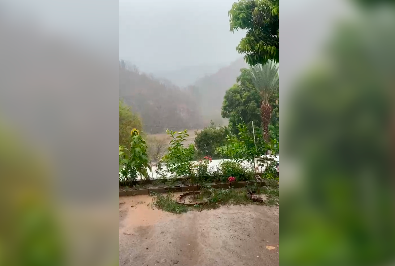 Fuerte lluvia cae sobre La Junta del Santo Niño, en Tamazula, Durango; a poca distancia de Badiraguato, Sinaloa