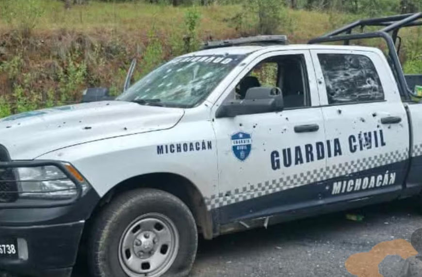 Emboscada en Michoacán deja cinco policías muertos y cinco heridos