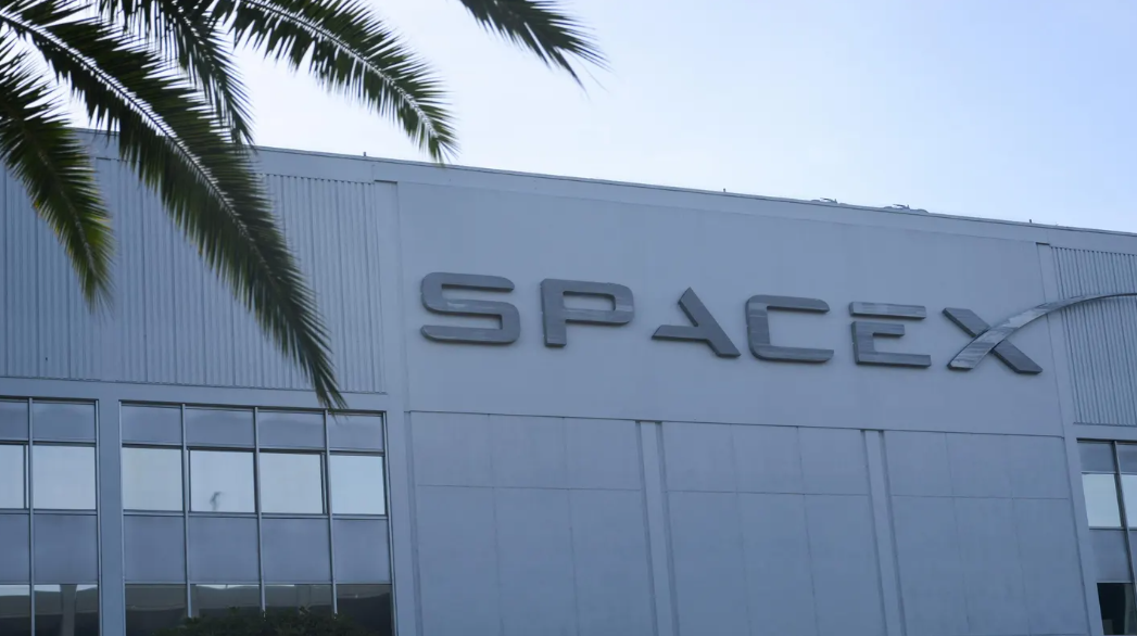 SpaceX se dispara en su debut en Wall Street con alza cercana al 20 %