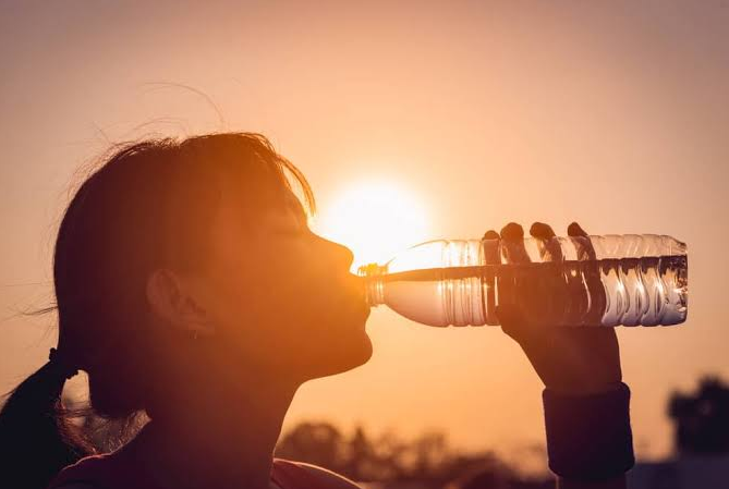 Nuevo León enfrenta su día más caluroso del año con temperaturas de 44 grados
