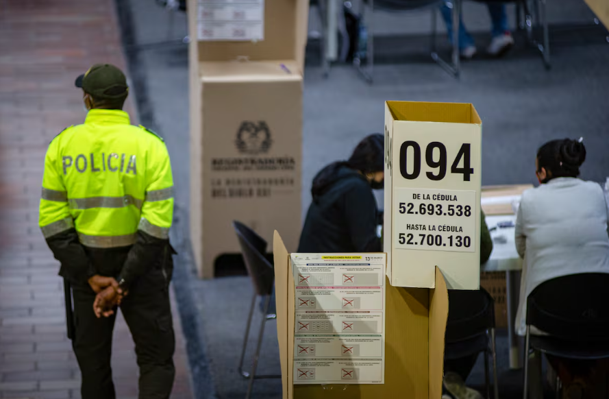 Petro solicita revisar miles de actas electorales y cuestiona sistema de escrutinio en Colombia