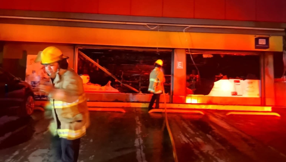 Caos en Villahermosa: reportan quema de unidades y ataques a comercios