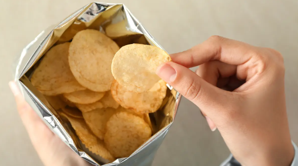 ¿Qué tan saludables son las papas de bolsa? Esto descubrió Profeco