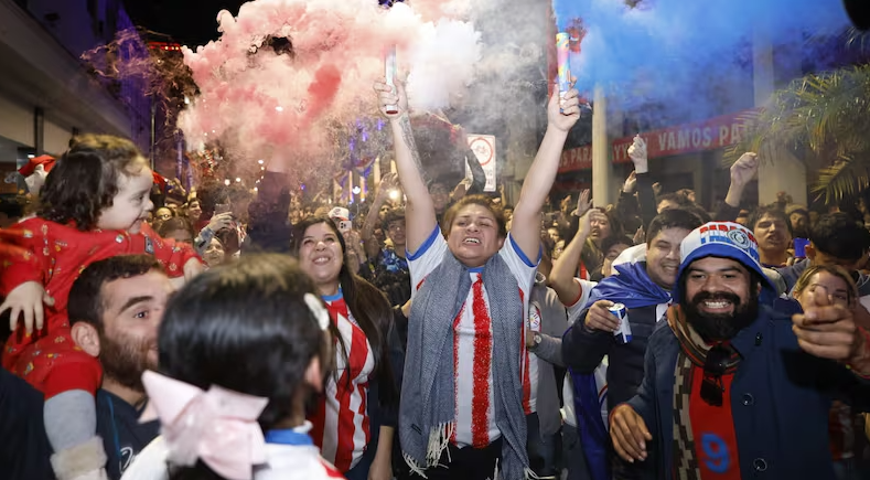 Santiago Peña declara feriado tras la histórica clasificación de Paraguay
