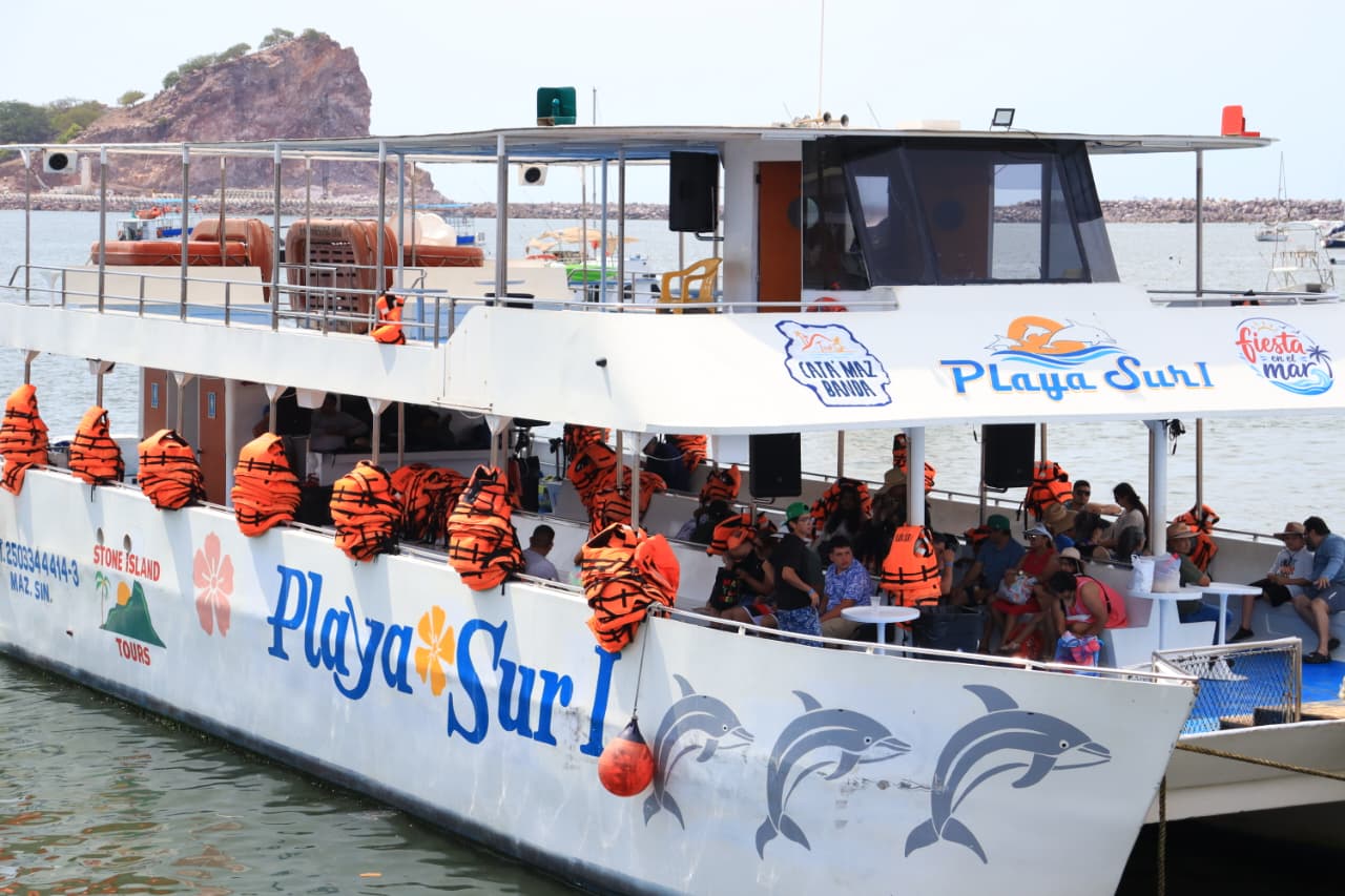 Paseo en catamarán en Mazatlán.