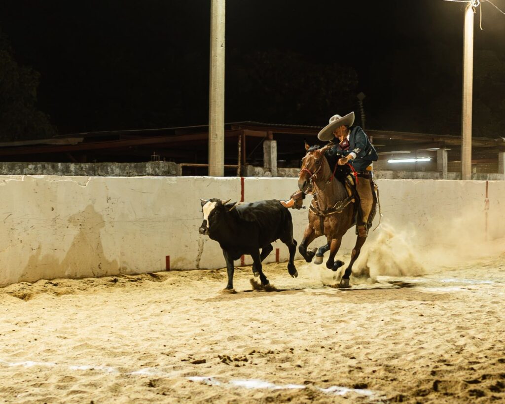 Actividad realizada en una charreada.
