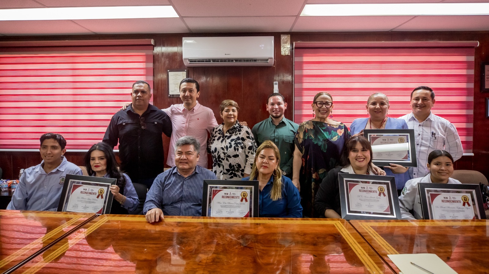 Entrega de premios por la Charreada Universitaria.
