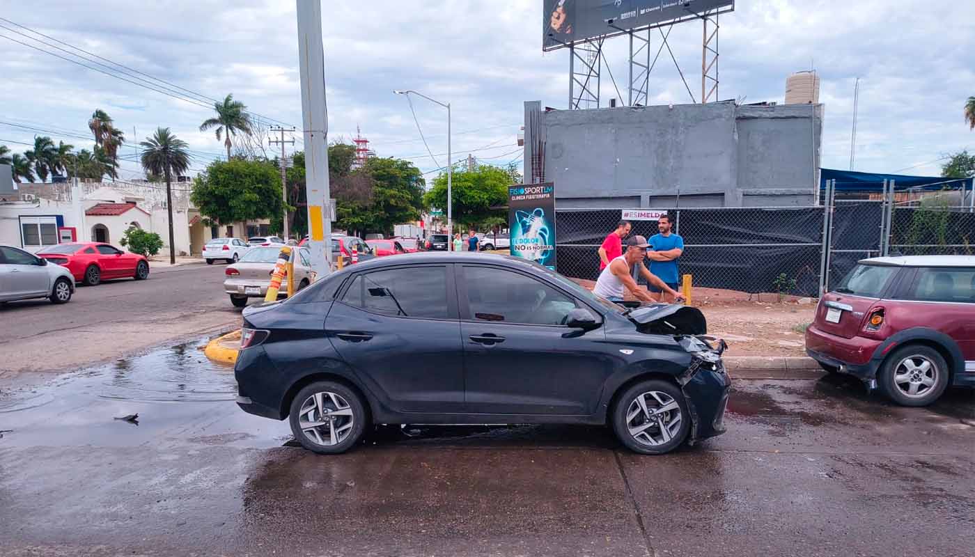 Choque en el centro de Los Mochis