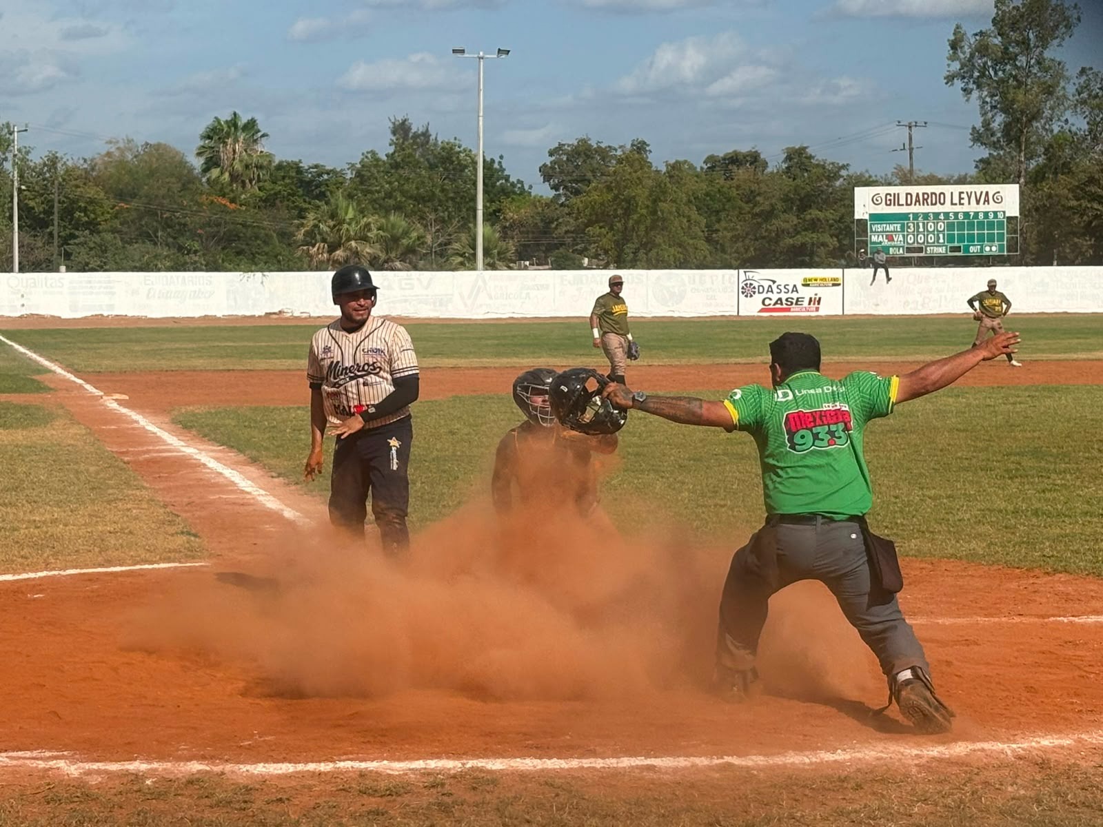 Juego de la Liga de Beisbol Súper Ávila Clemente Grijalva Cota de Primera Fuerza.
