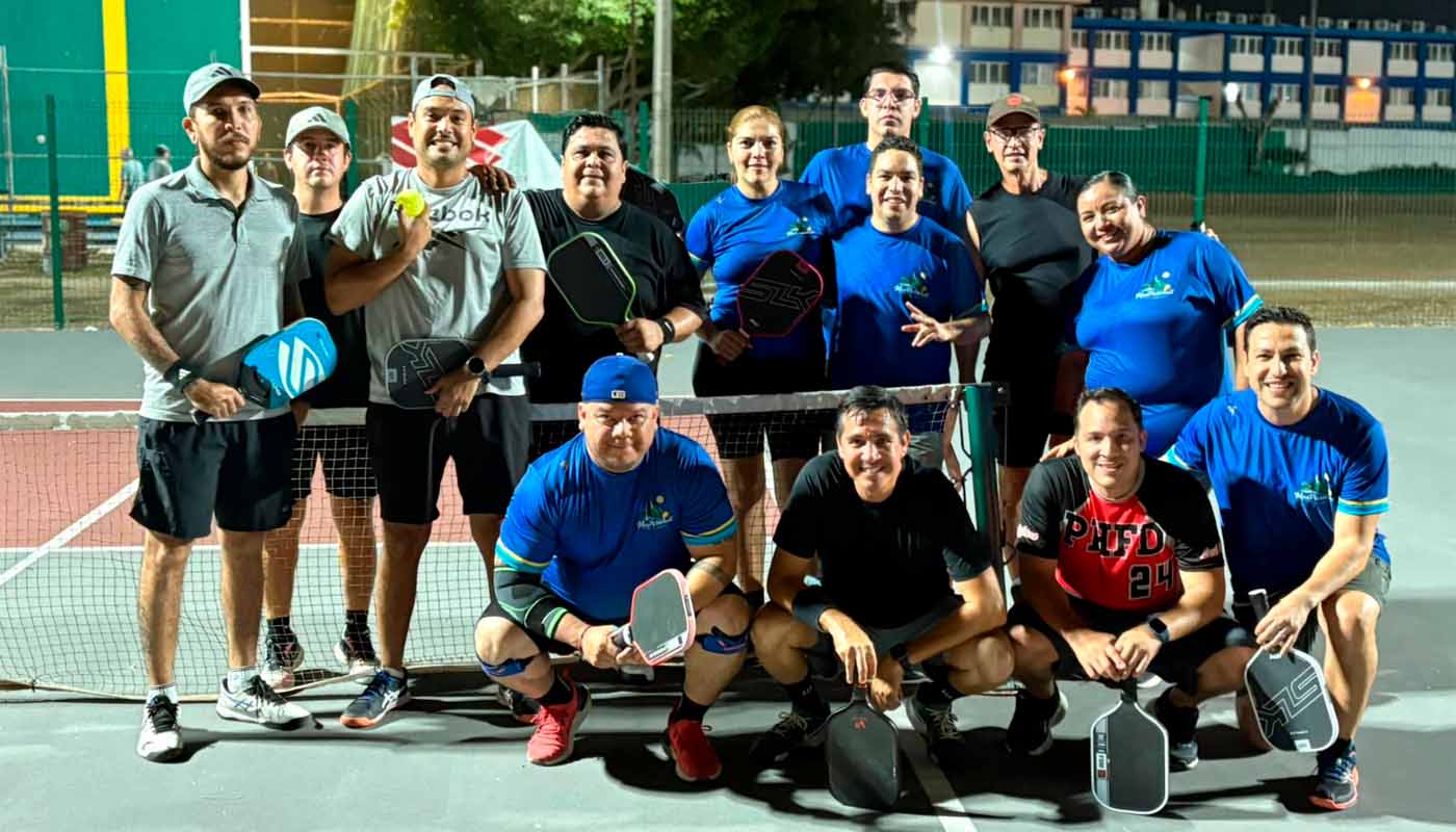 Deportistas del Club Maz Pickleball