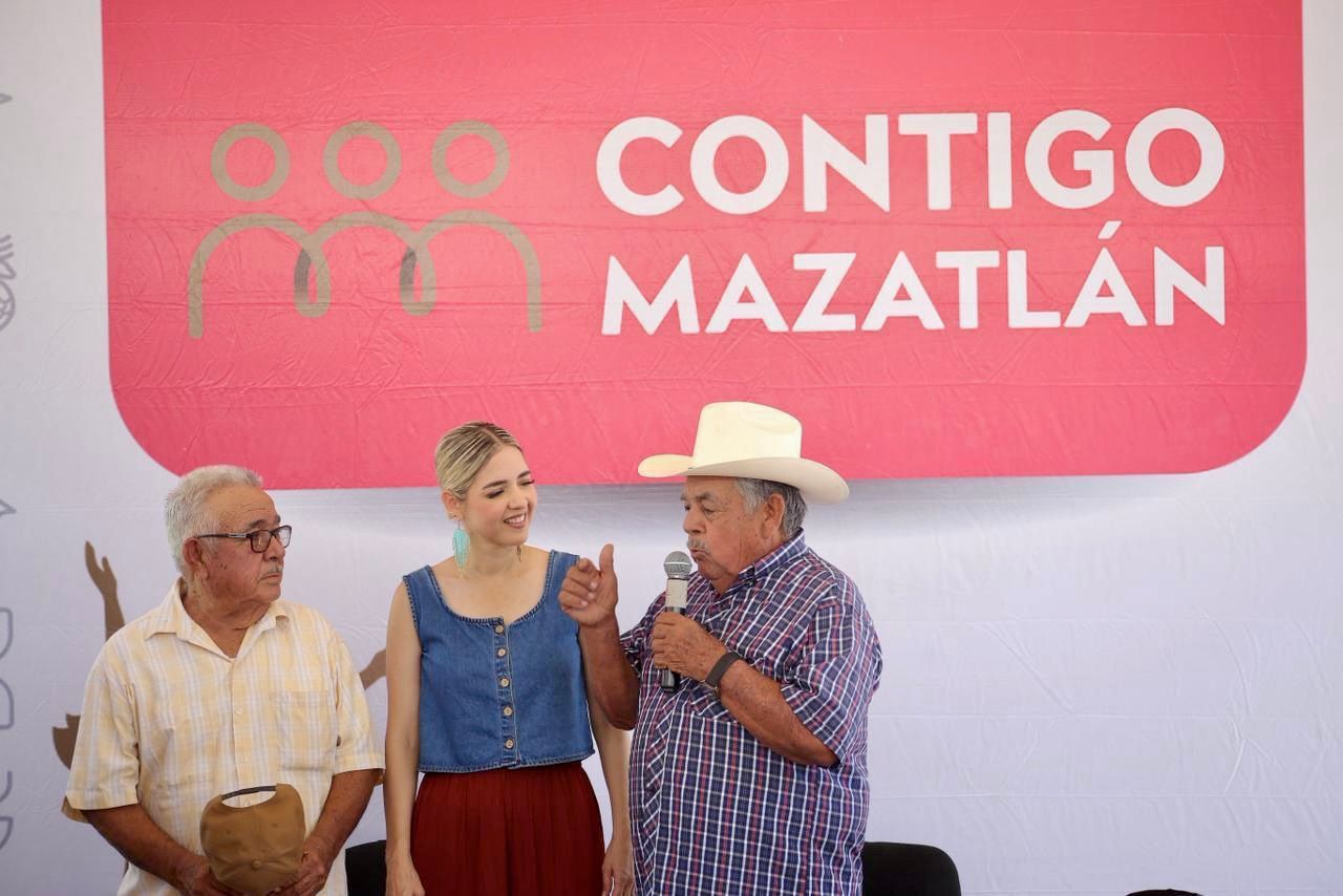 Alcaldesa Estrella Palacios en una de las jornadas de Contigo Mazatlán.