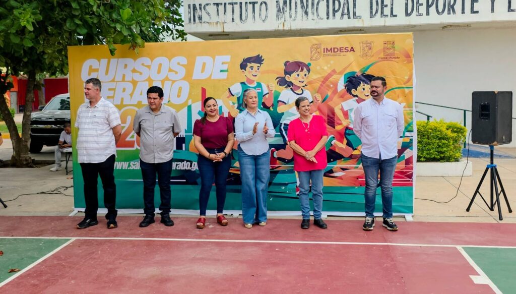 Autoridades en inauguración de cursos de verano