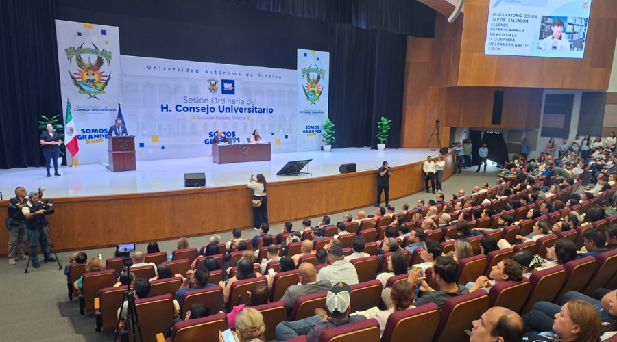 Toma de protesta a 41 directores de la UAS