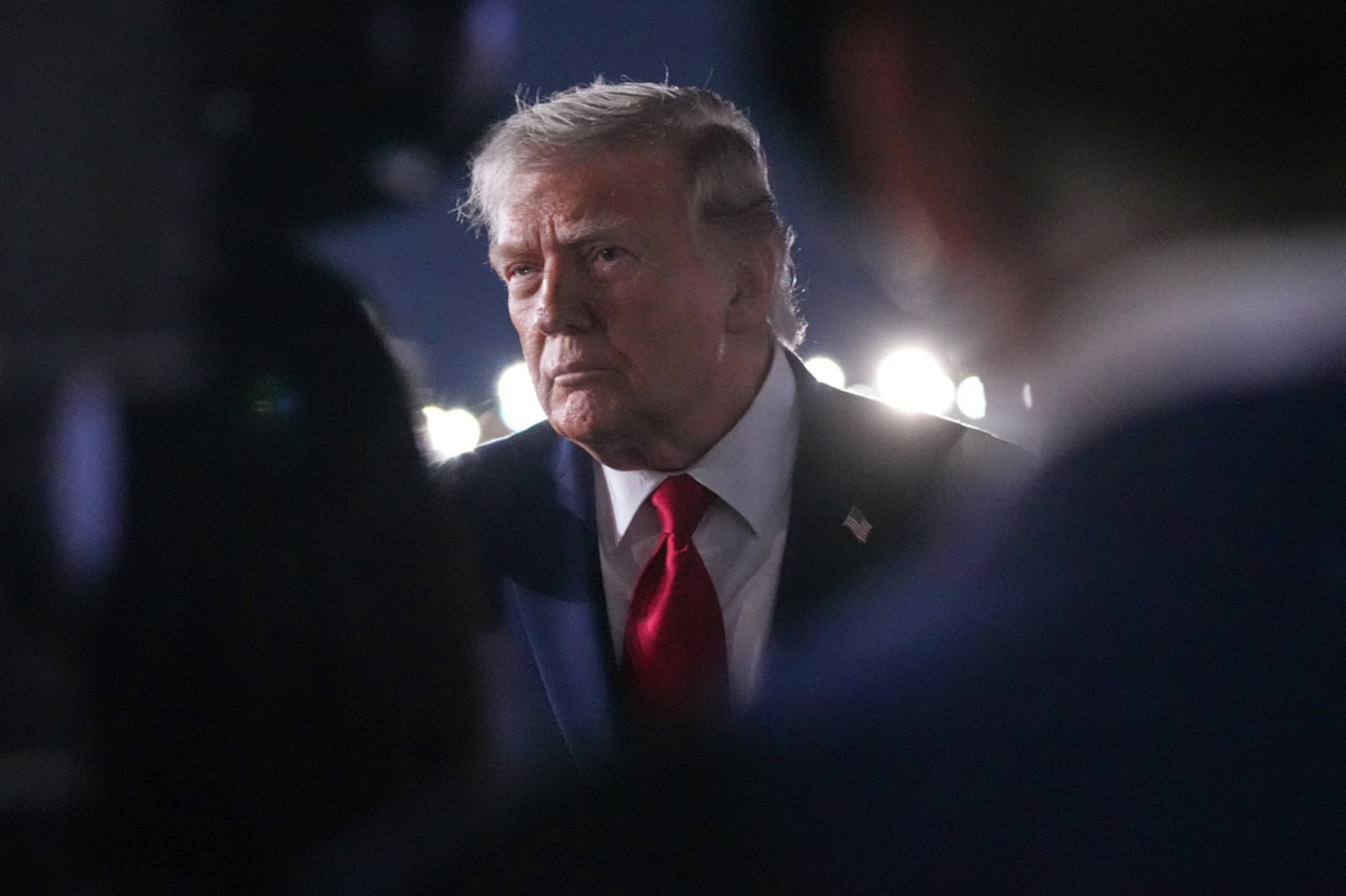 Trump anuncia represalias contra Irán por 