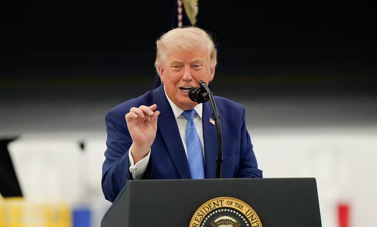 Trump amenaza con represalias militares a Irán si no se alcanza un acuerdo definitivo en 60 días