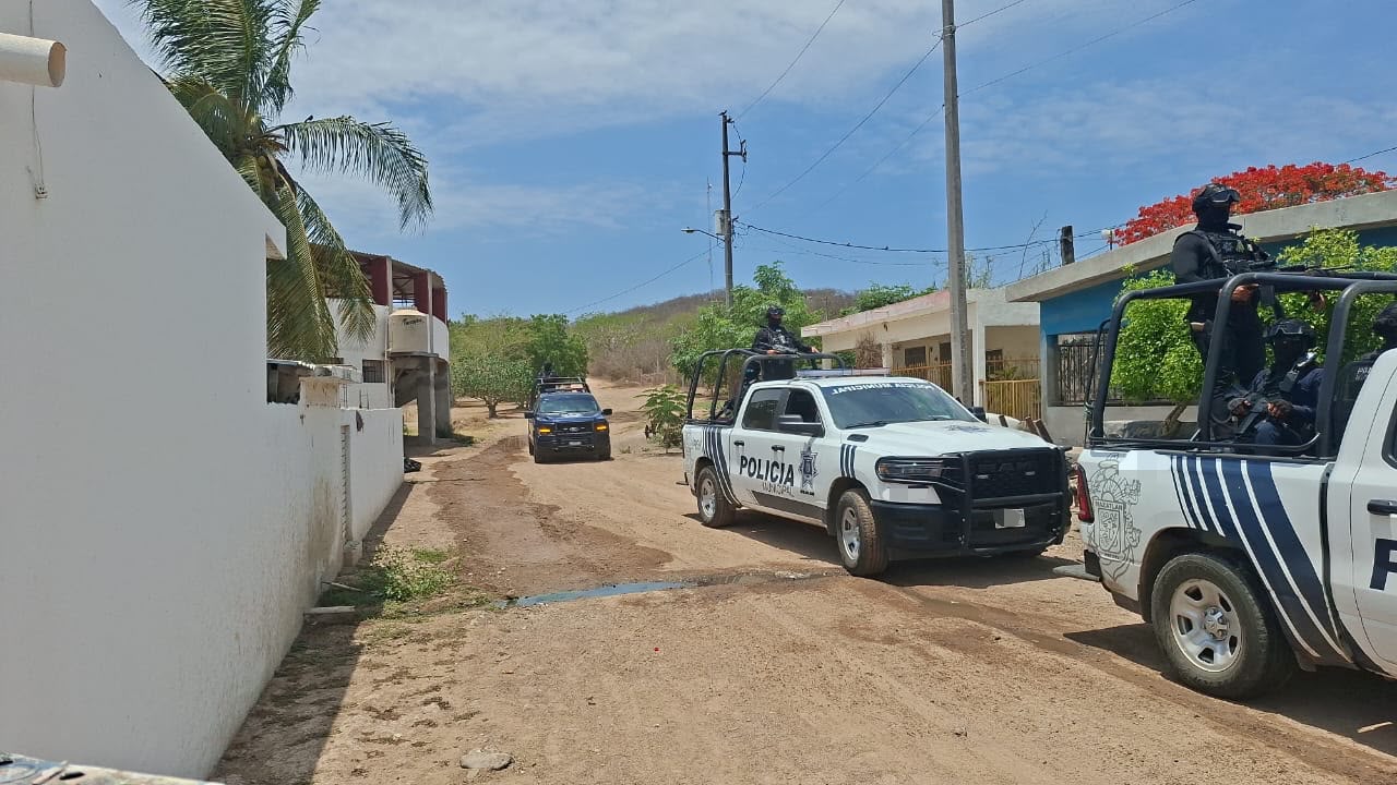 Elementos policiacos en El Vainillo.