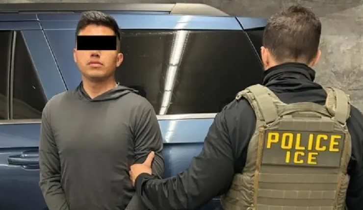 Agentes del ICE detienen a exmilitar mexicano presuntamente vinculado al caso Ayotzinapa