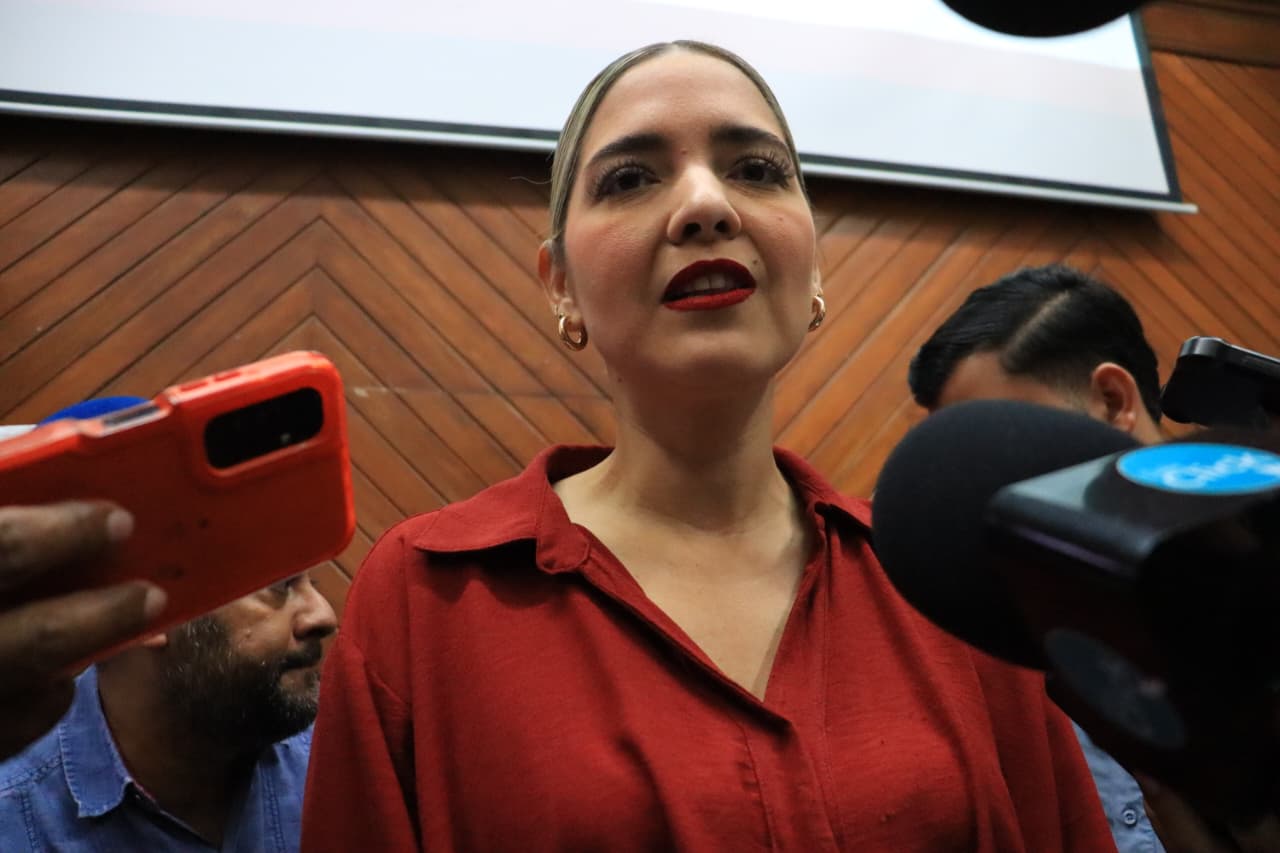 Alcaldesa de Mazatlán con licencia