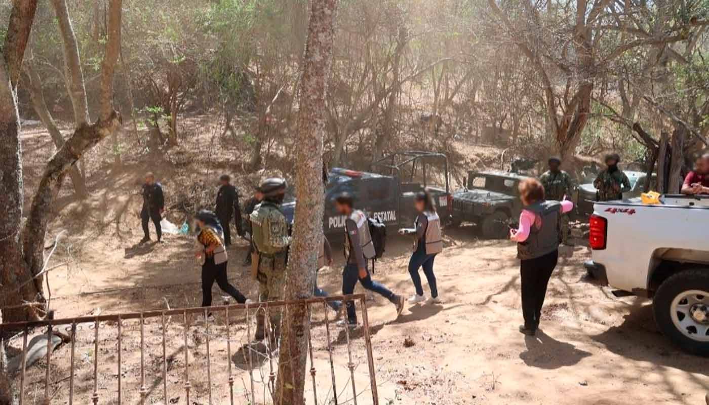 Familias desplazadas y elementos del Ejército Mexicano