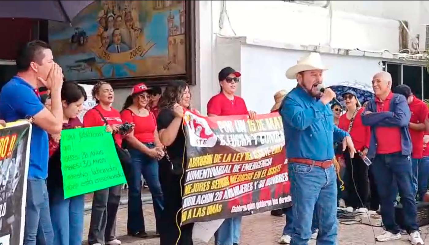 Funcionario pide disculpa tras confrontación con maestros