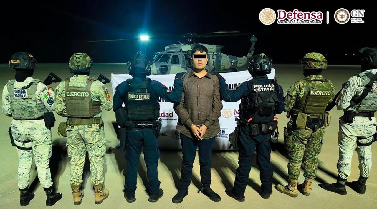 “El Gabito” detenido y rodeado por militares