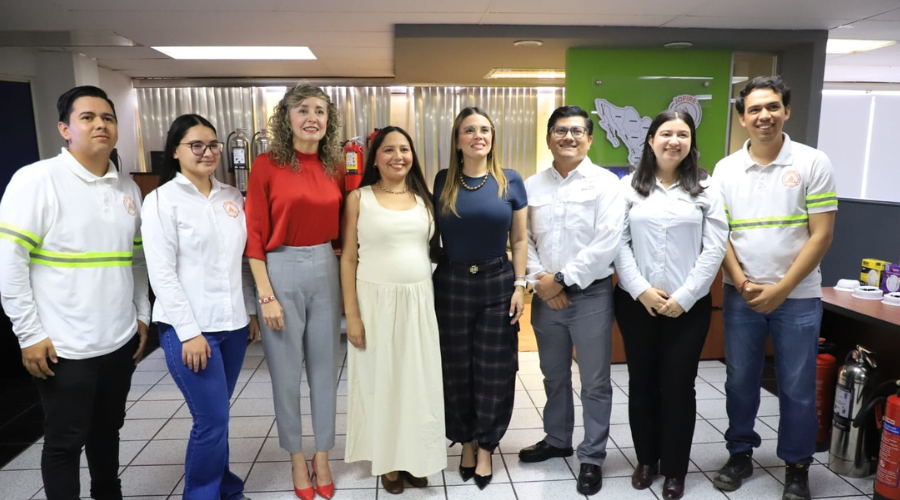 La alcaldesa Ana Miriam Ramos entrega crédito Impulso Nafin a 