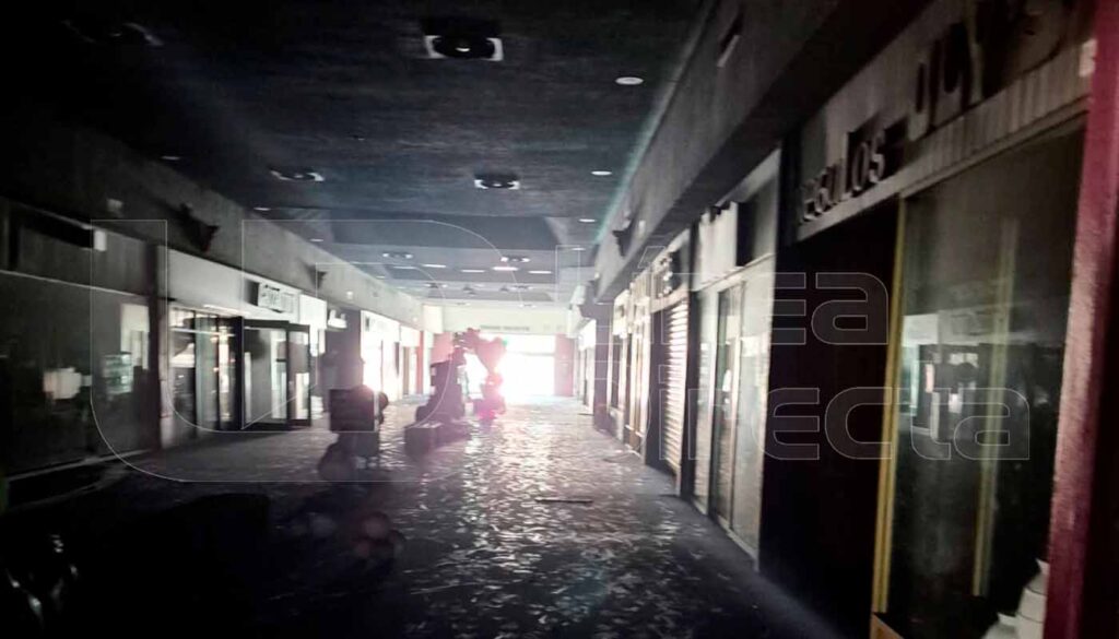 Interior de Plaza Fiesta Las Palmas tras incendio