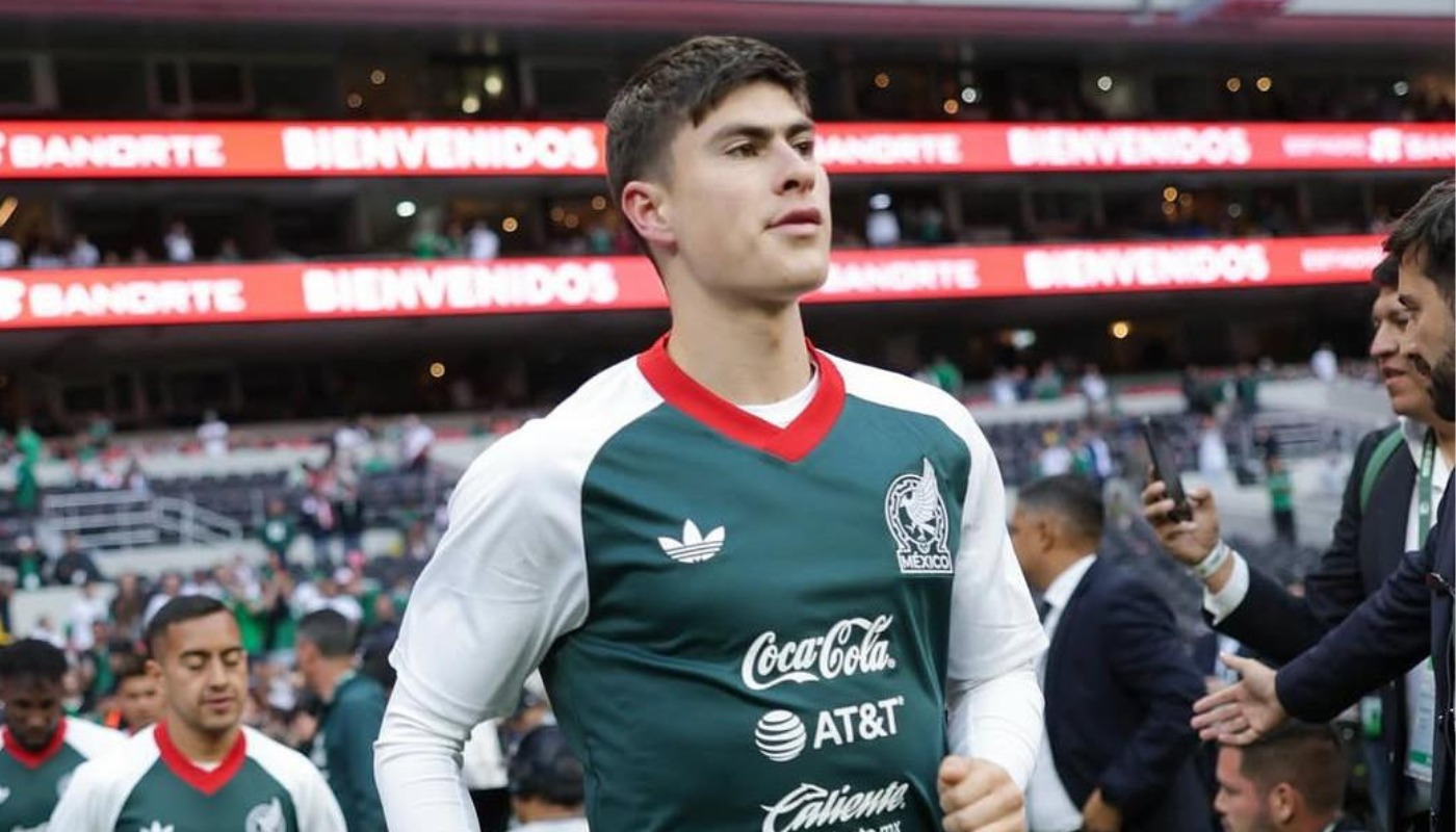 Jugador de futbol en cancha