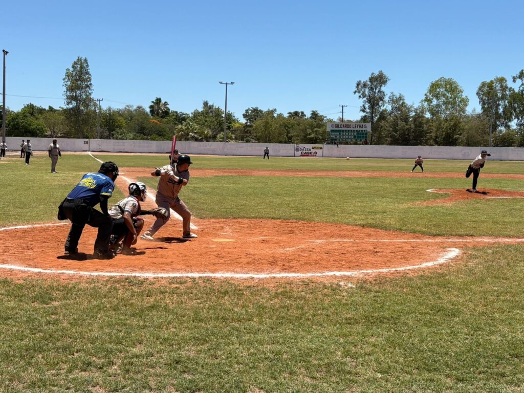 Juego de la Liga Súper Ávila Clemente Grijalva.