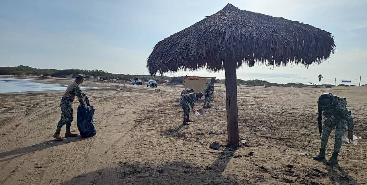 Militares de la Octava Zona Naval realizan jornada de limpieza