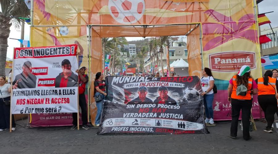 Manifestación de los familiares de los profes Dago y Temo