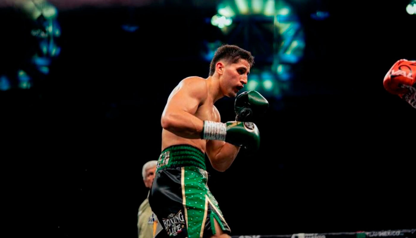 Boxeador Marco Verde peleando