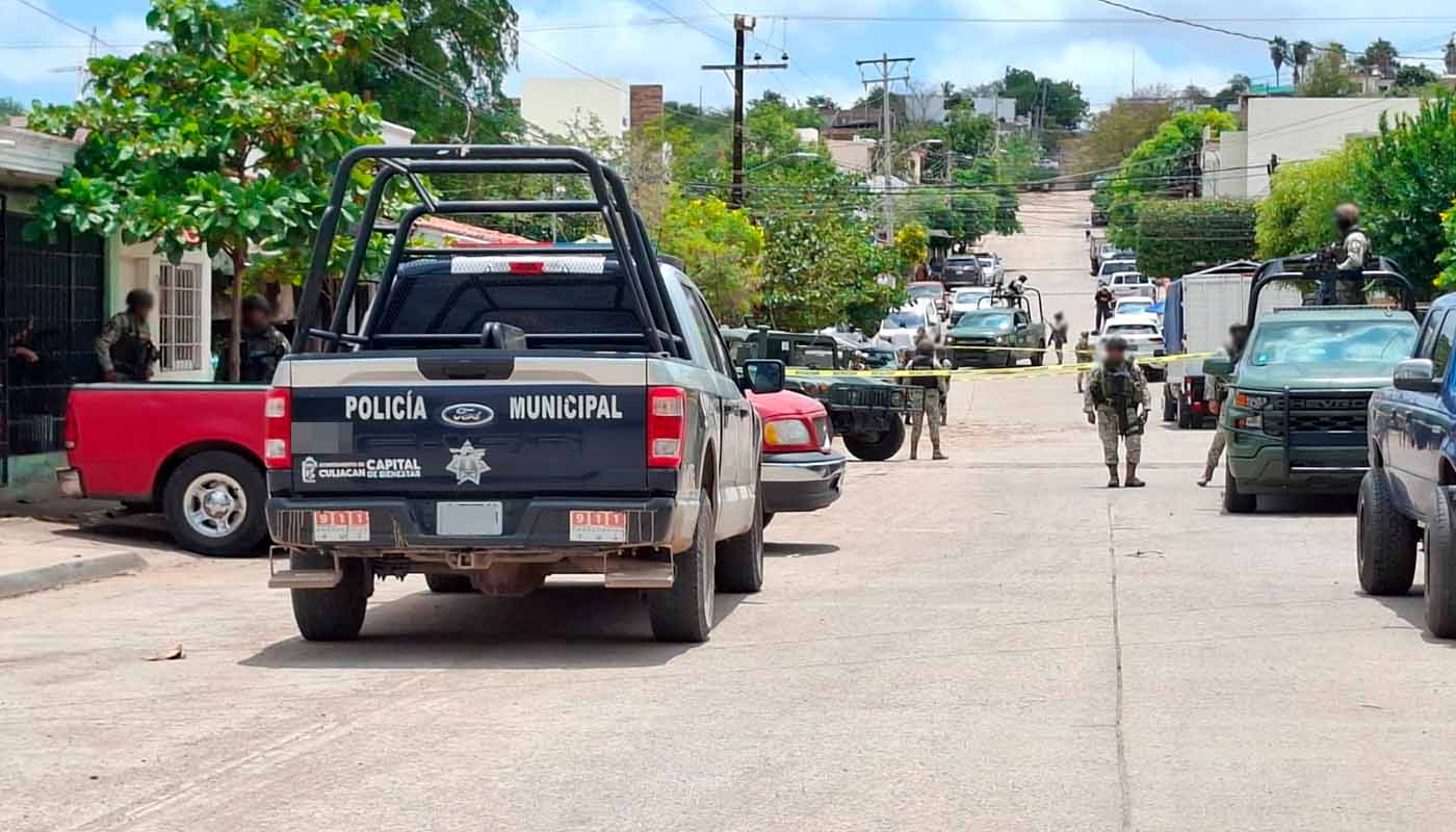 Militares y policías aseguran área en Culiacán