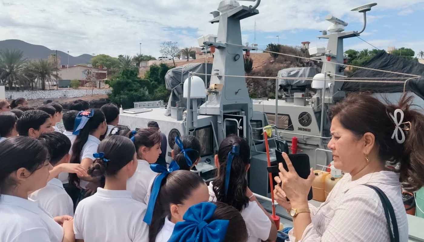 Niños de primaria aprenden sobre Marina en Topolobampo