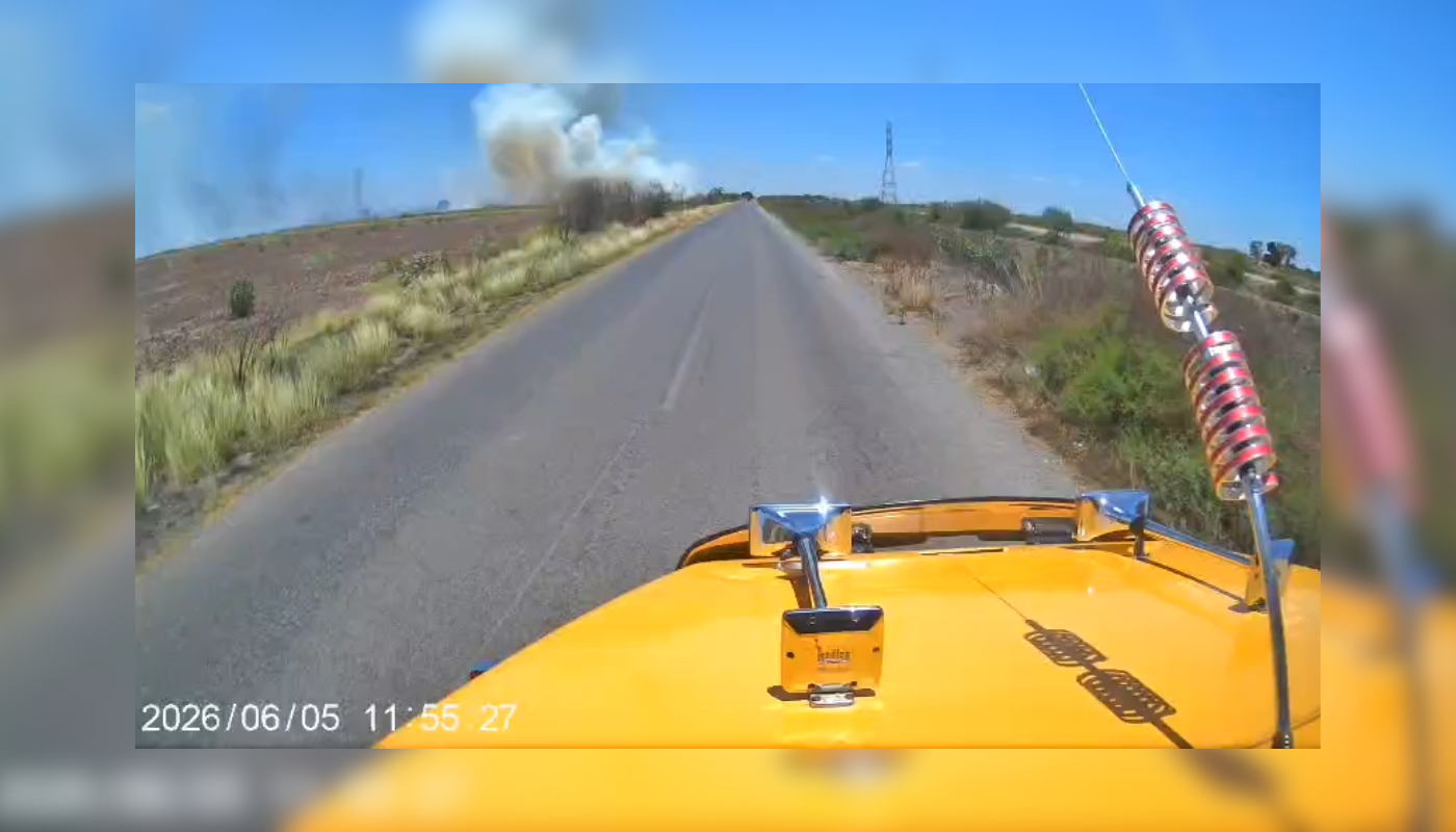 Quema de soca a un costado de la carretera que conecta el ejido Plan de San Luis con la comunidad de Bachomobampo I.