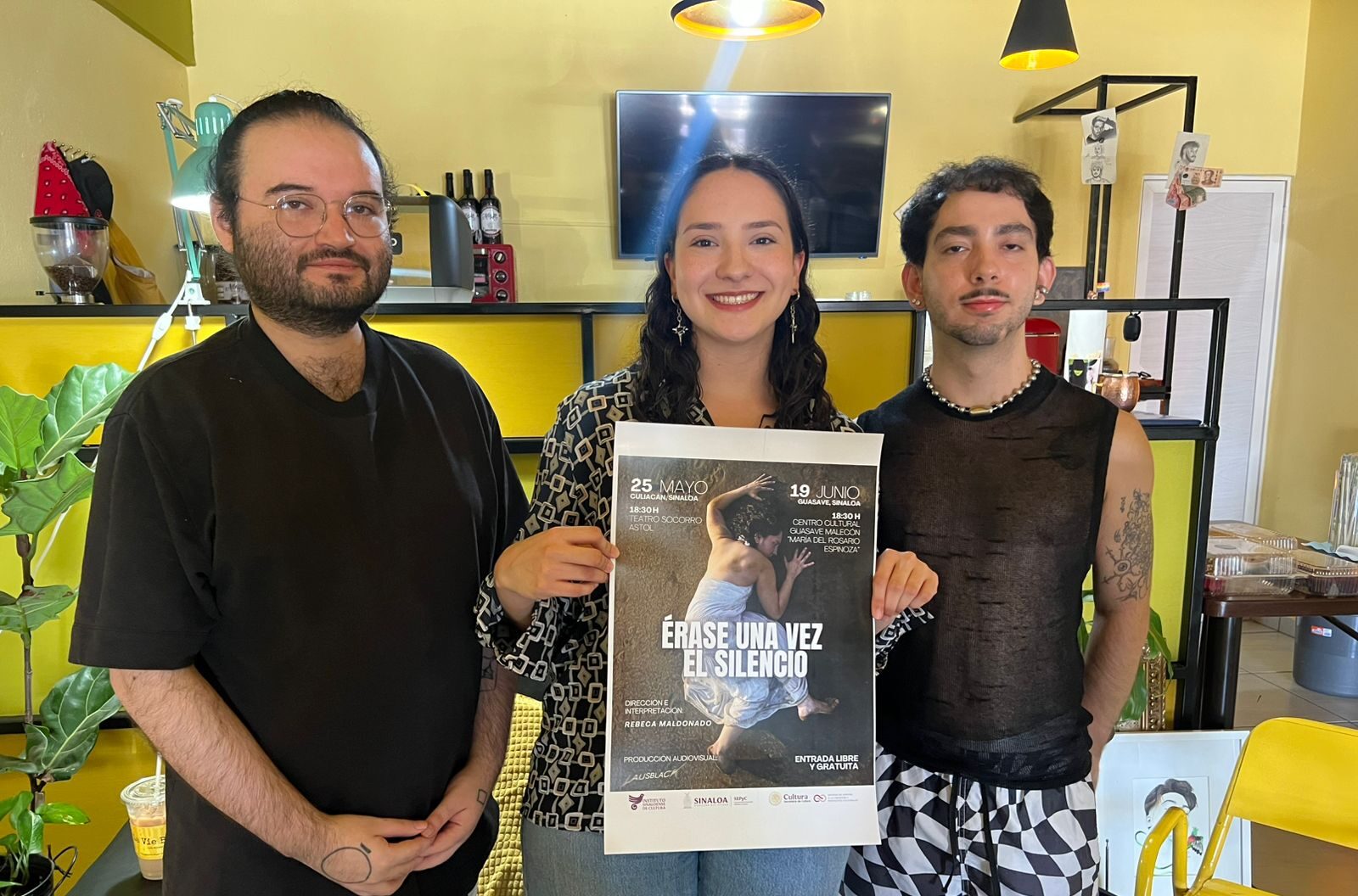 Rebeca Maldonado anunciando la presentación de su documental “Érase una Vez, El Silencio”.