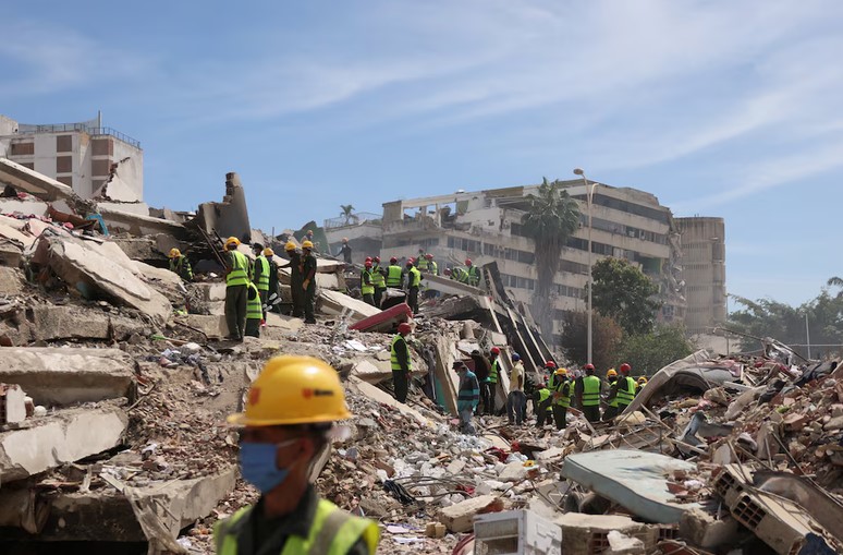 Autoridades en Venezuela actualizan a mil 450 la cifra de personas fallecidas tras terremotos