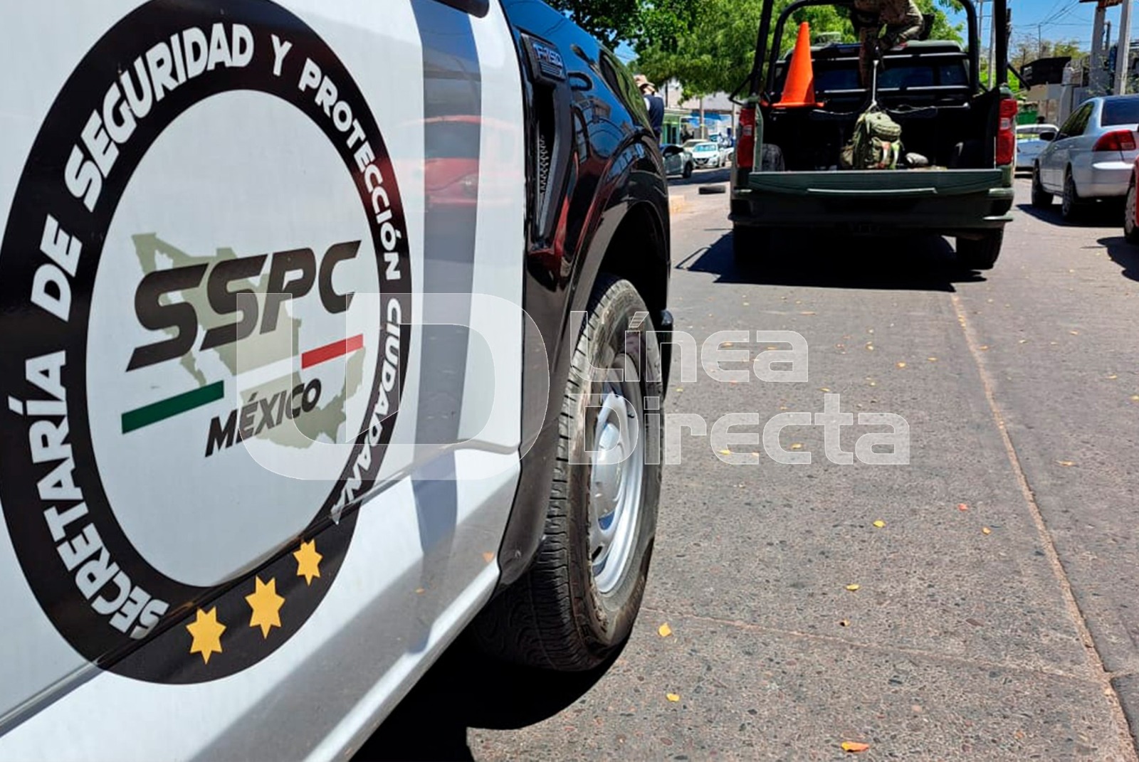 Patrulla de la SSPC con puertas blancas y negras