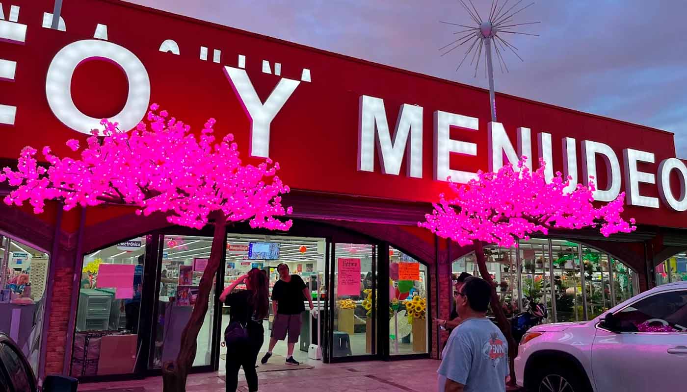 Tiendas chinas reabiertas registran afluencia regular