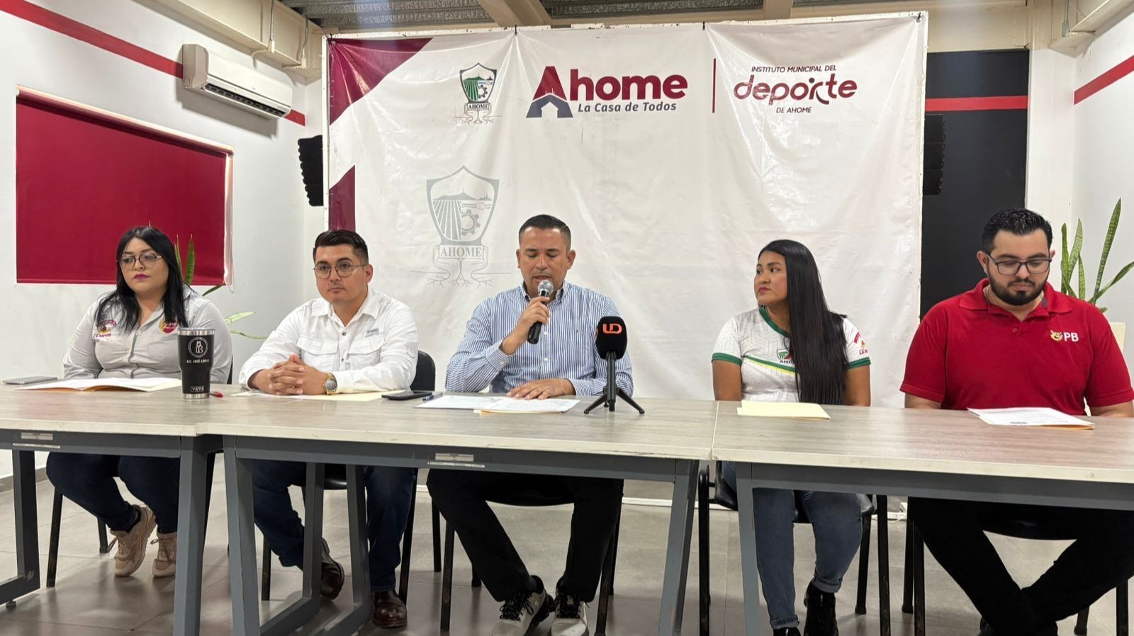 Rueda de prensa de un evento deportivo