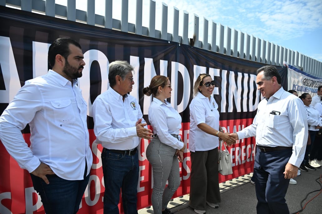 Personas realizando una protesta UAS
