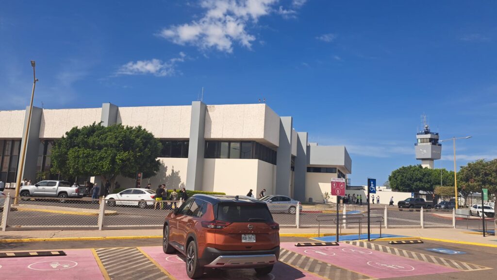 Aeropuerto de Los Mochis.
