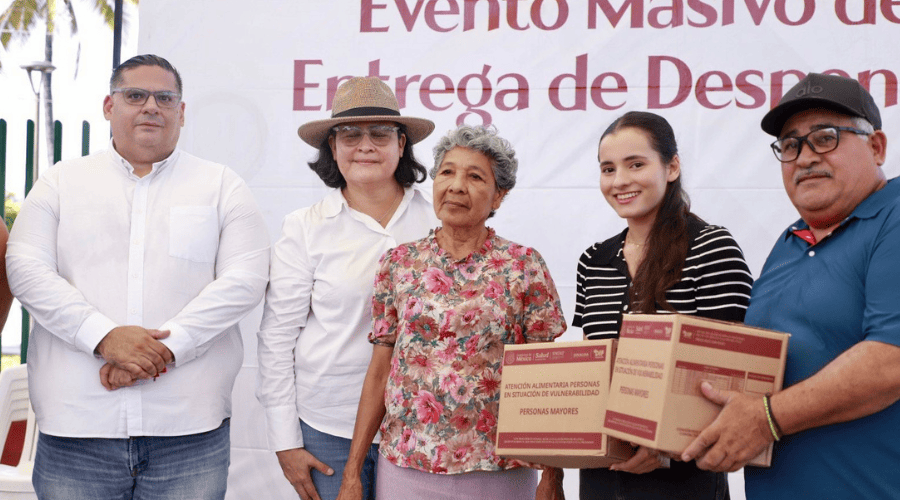 El Sistema DIF Mazatlán entregó despensas a familias de la zona urbana y de la zona rural.